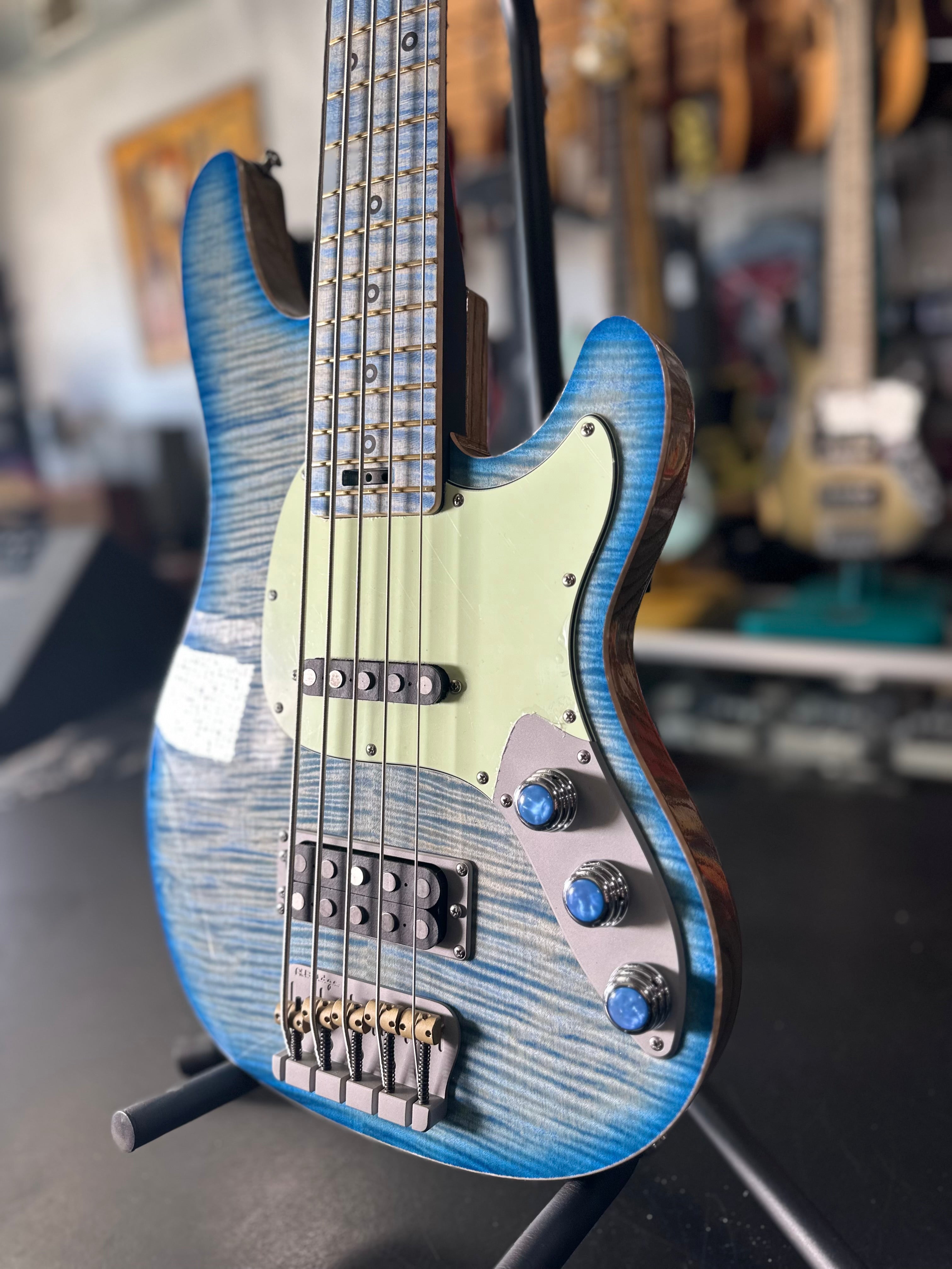 AmpMaster 5 Bass MEDIUM Scale 32"
