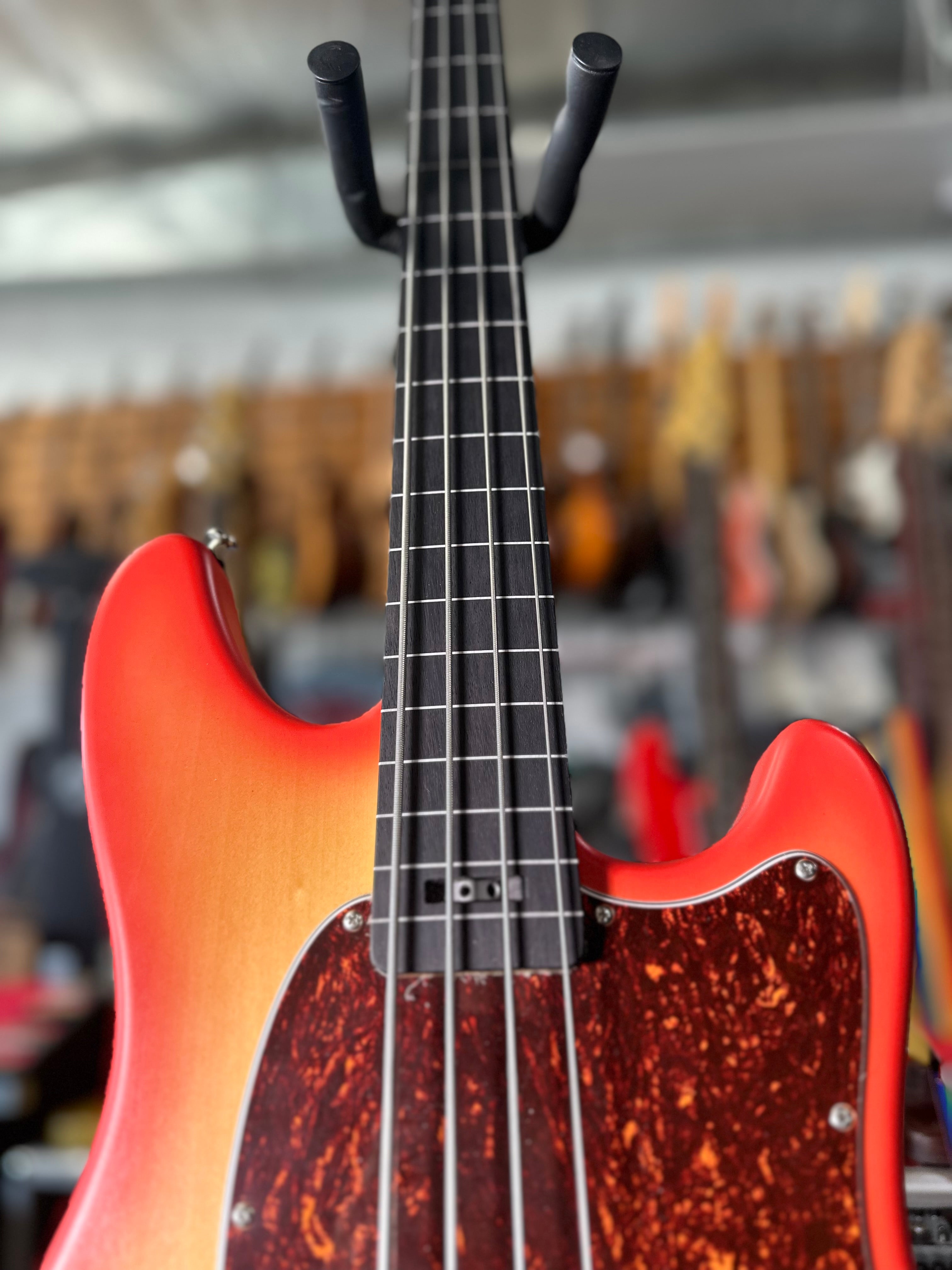 Ampmaster 5 String Dual Pickup Short scale 30" Electric Bass Guitar Sienna Burst Satin Nitro