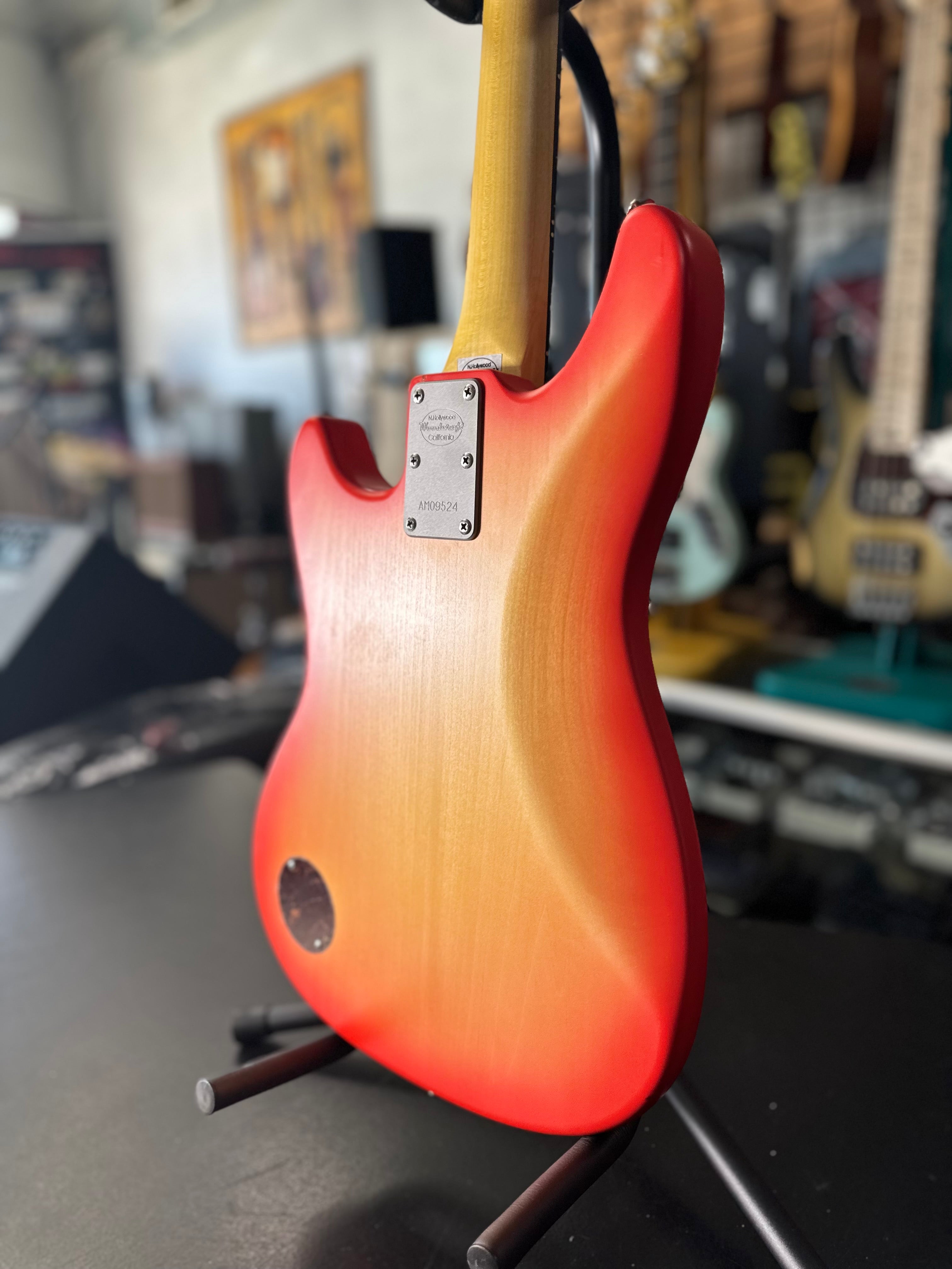 Ampmaster 5 String Dual Pickup Short scale 30" Electric Bass Guitar Sienna Burst Satin Nitro