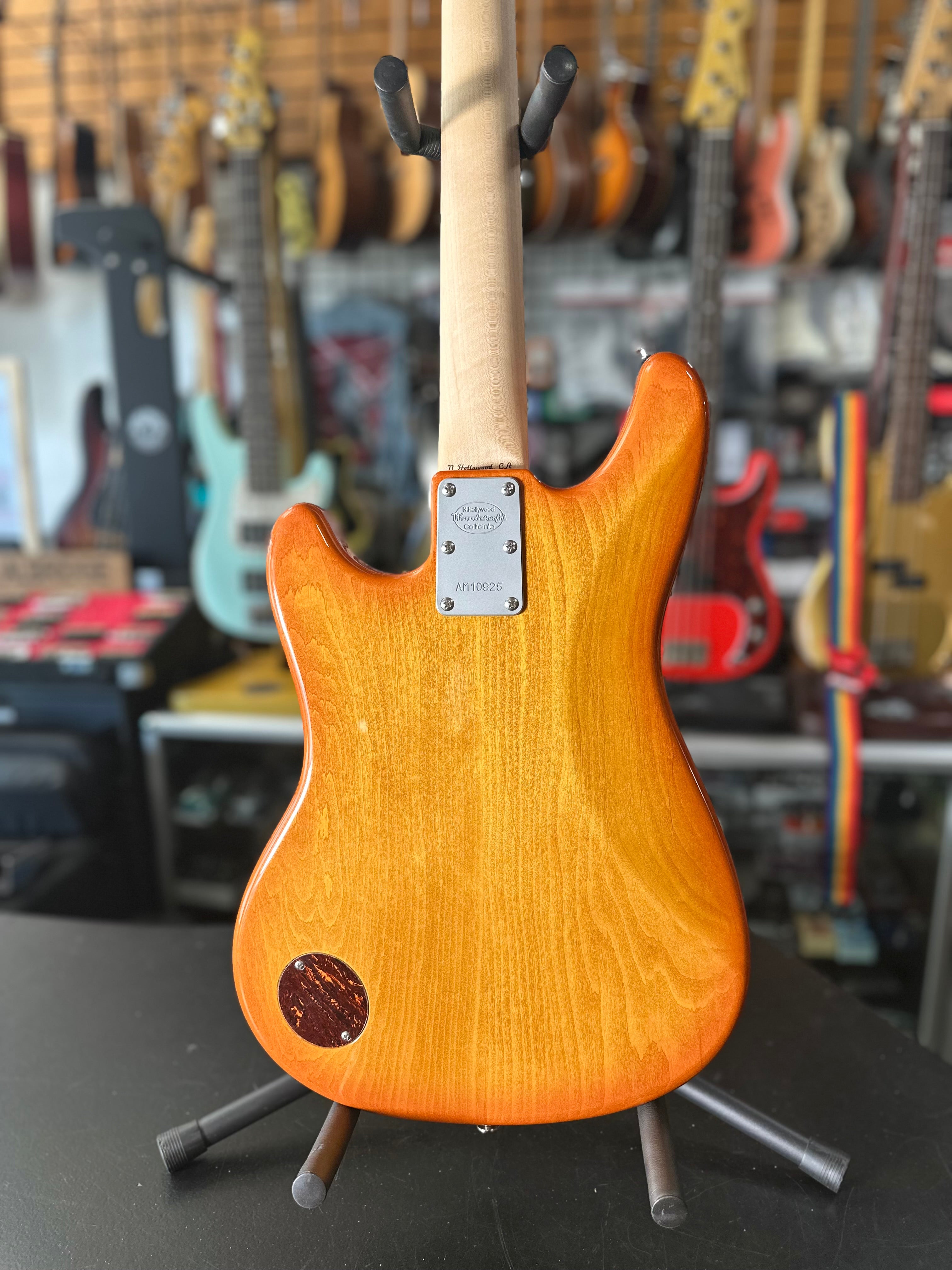 AmpMaster 4 Bass short scale 30 Flame Maple Amber Burst