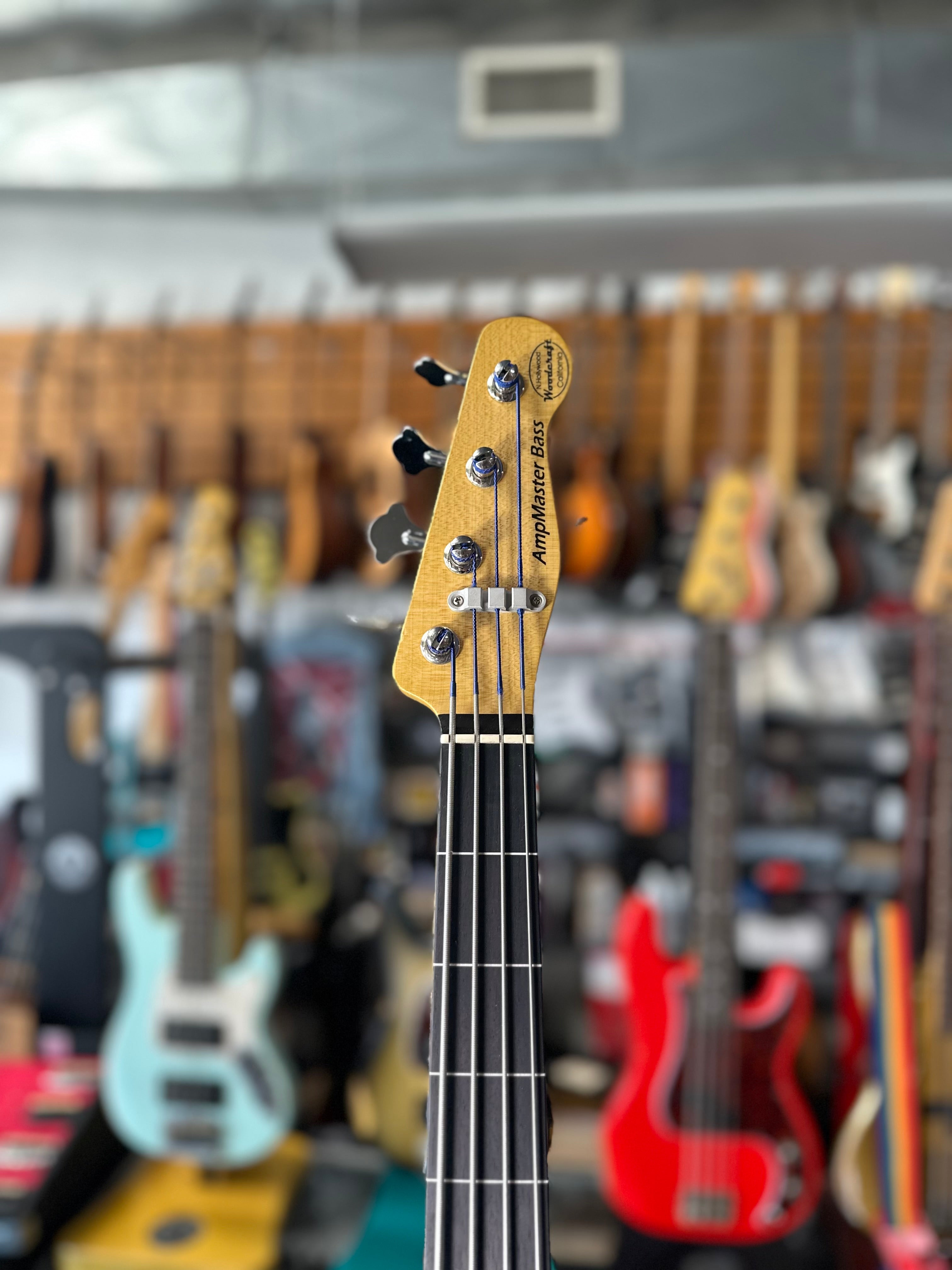 Ampmaster 5 String Dual Pickup Short scale 30" Electric Bass Guitar Sienna Burst Satin Nitro