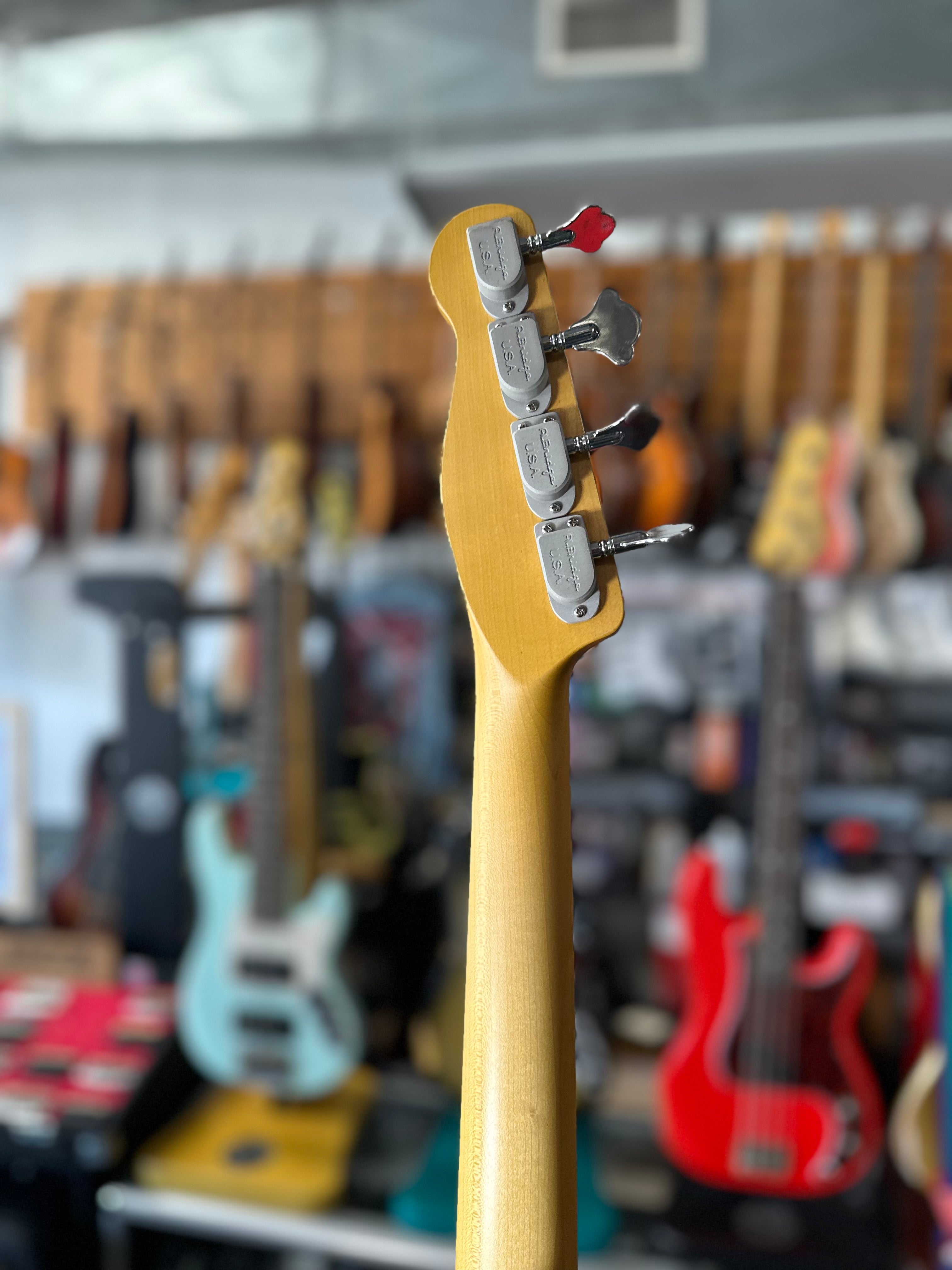 AmpMaster 4 Bass short scale 30 Flame Maple Amber Burst
