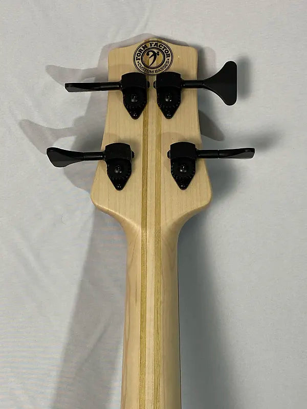 Fretless bass Form Factor Audio Wombat 4 Emerald Burst 34" scale