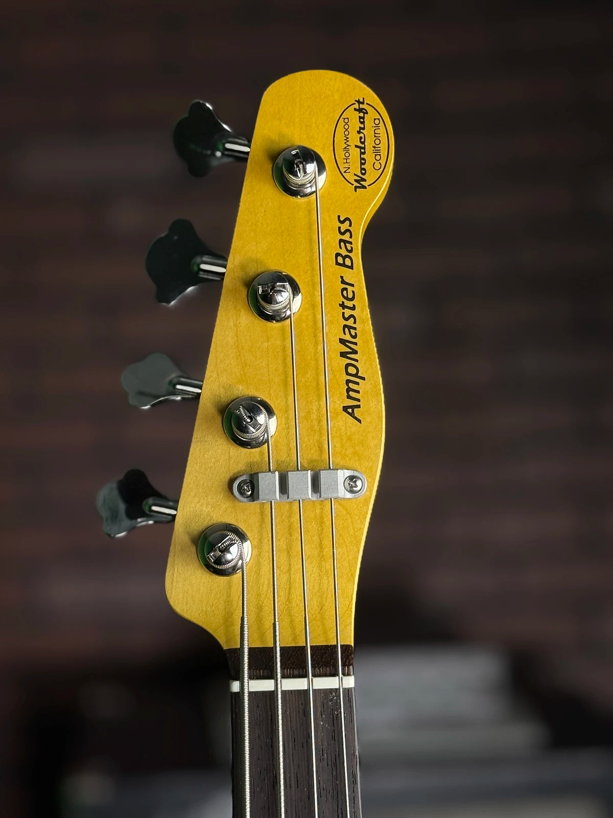 AmpMaster 4 Bass short scale 30" 2 Tone Burst