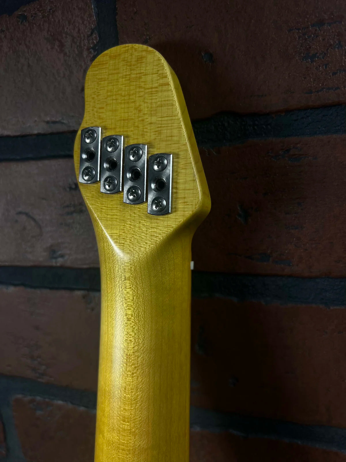 Headless Woodcraft electric guitars AmpMaster 4 Bass Short Scale 30"