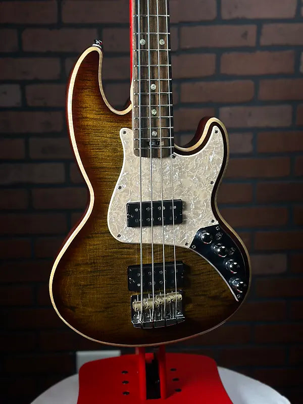 Form Factor Audio Wombat 4 short scale 30" Flame maple Ratio tuners