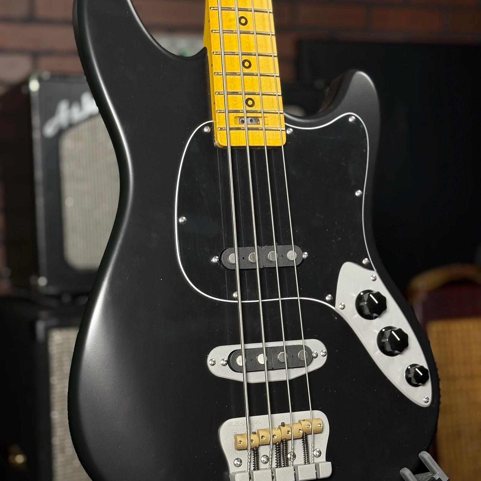 AmpMaster 4 Bass short scale 30" Satin Black Nitro