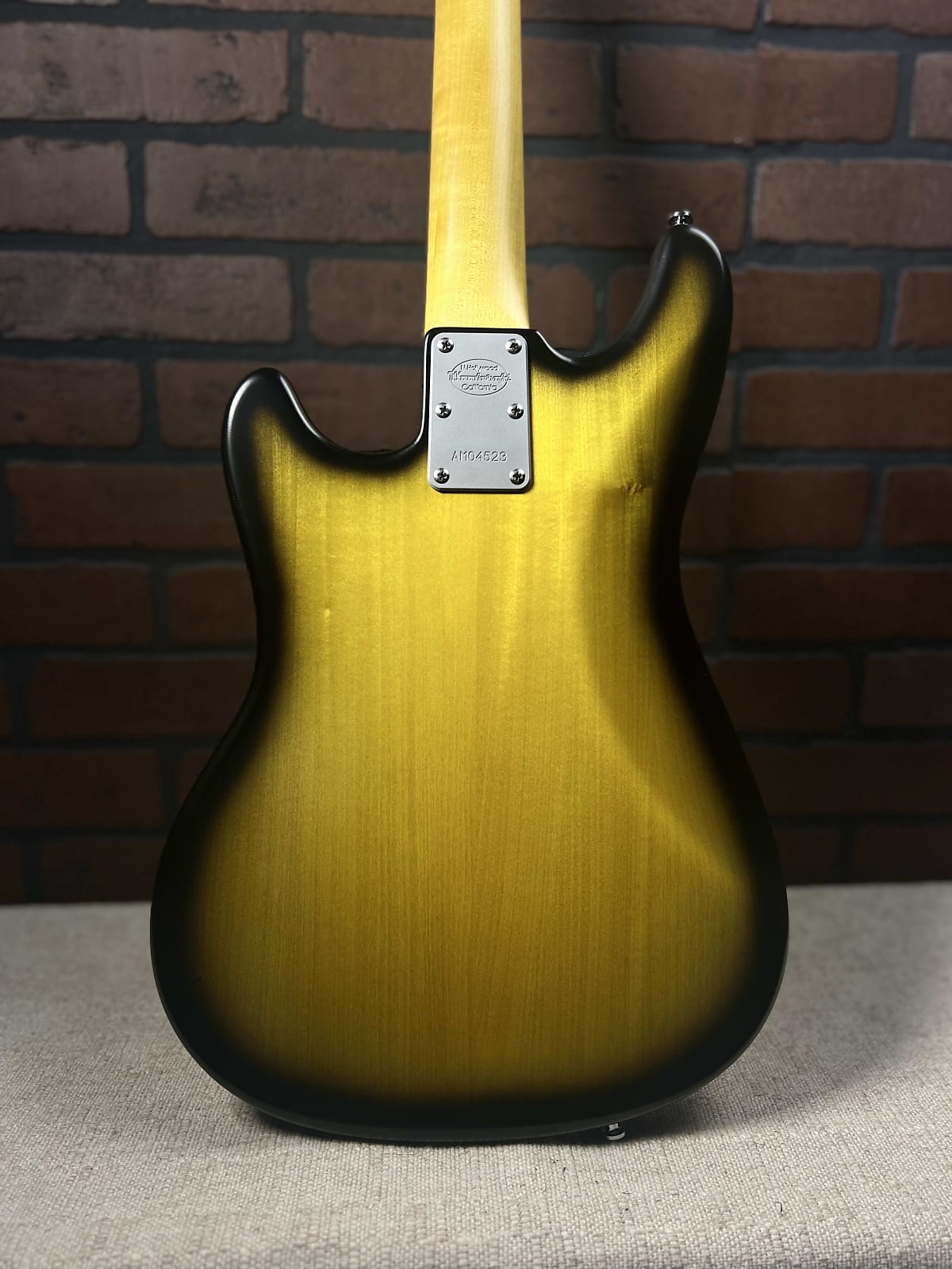 Headless Woodcraft electric guitars AmpMaster 4 Bass Short Scale 30"