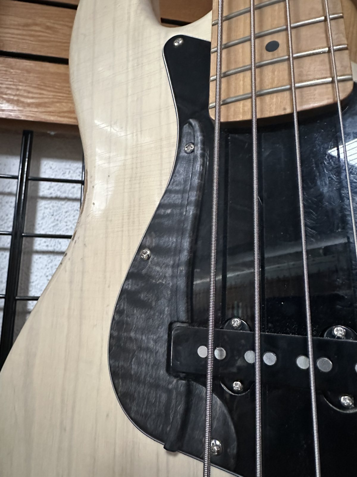 Custom Thumb Rest ramp for jazz bass , Flame Maple wood