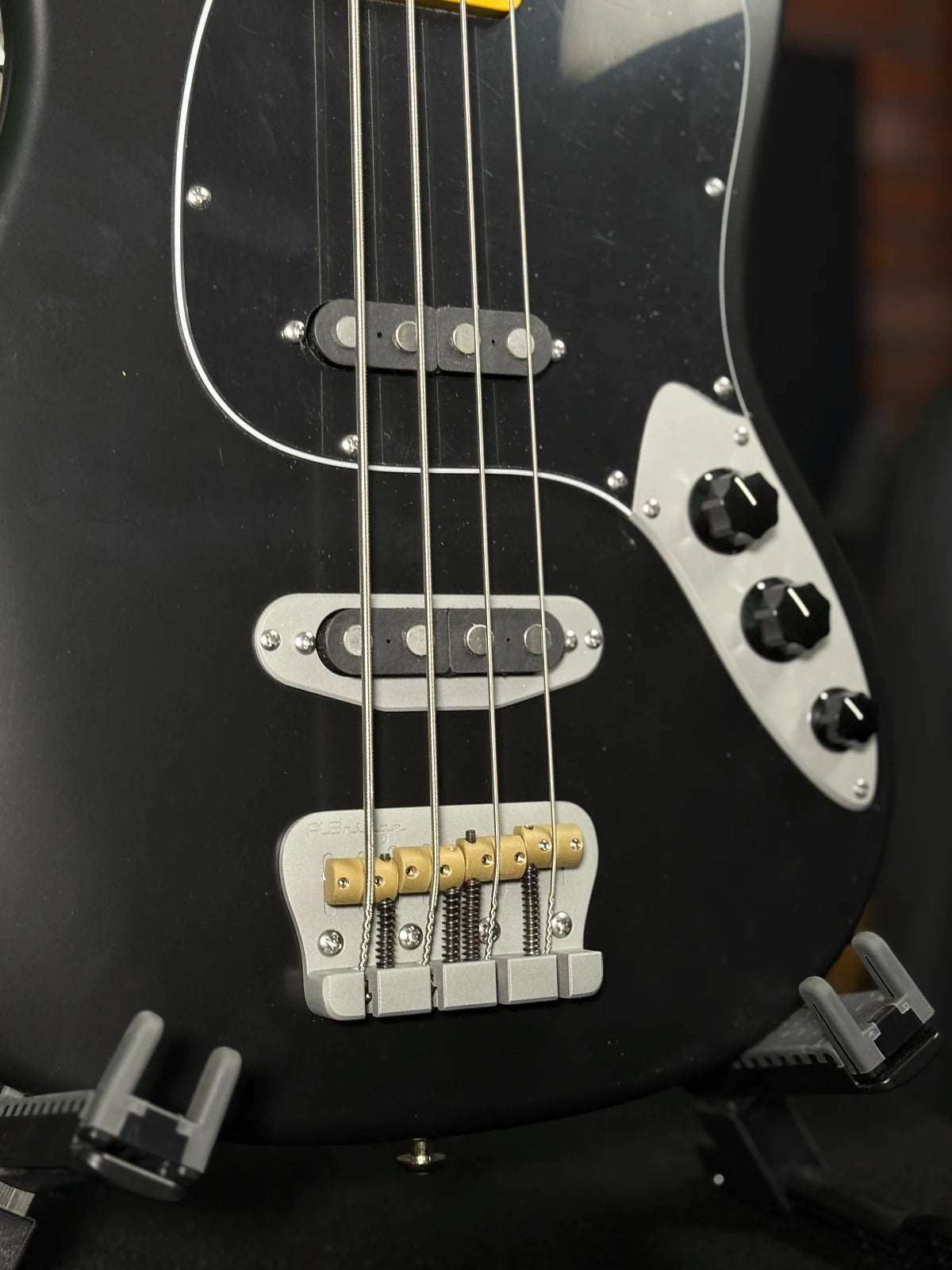 AmpMaster 4 Bass short scale 30" Satin Black Nitro