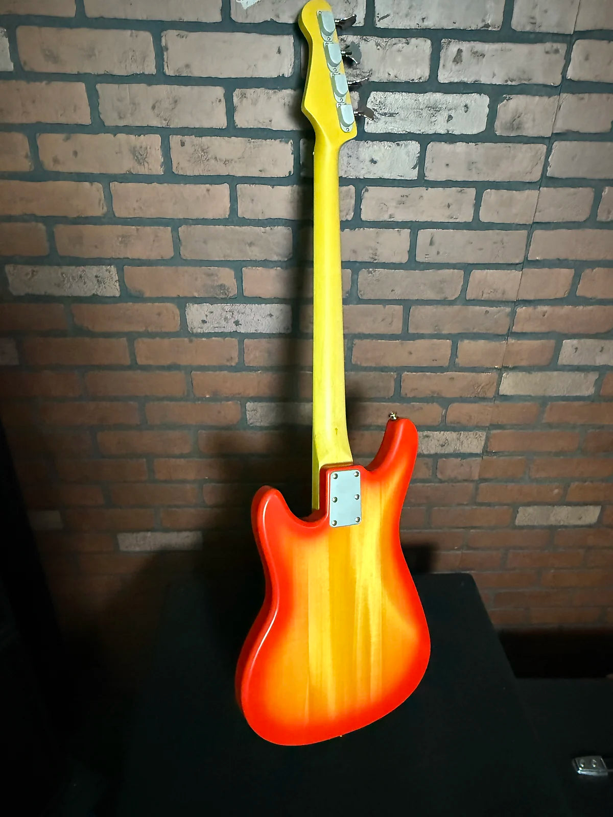 AmpMaster 4 P Bass short scale 30" Sienna Burst
