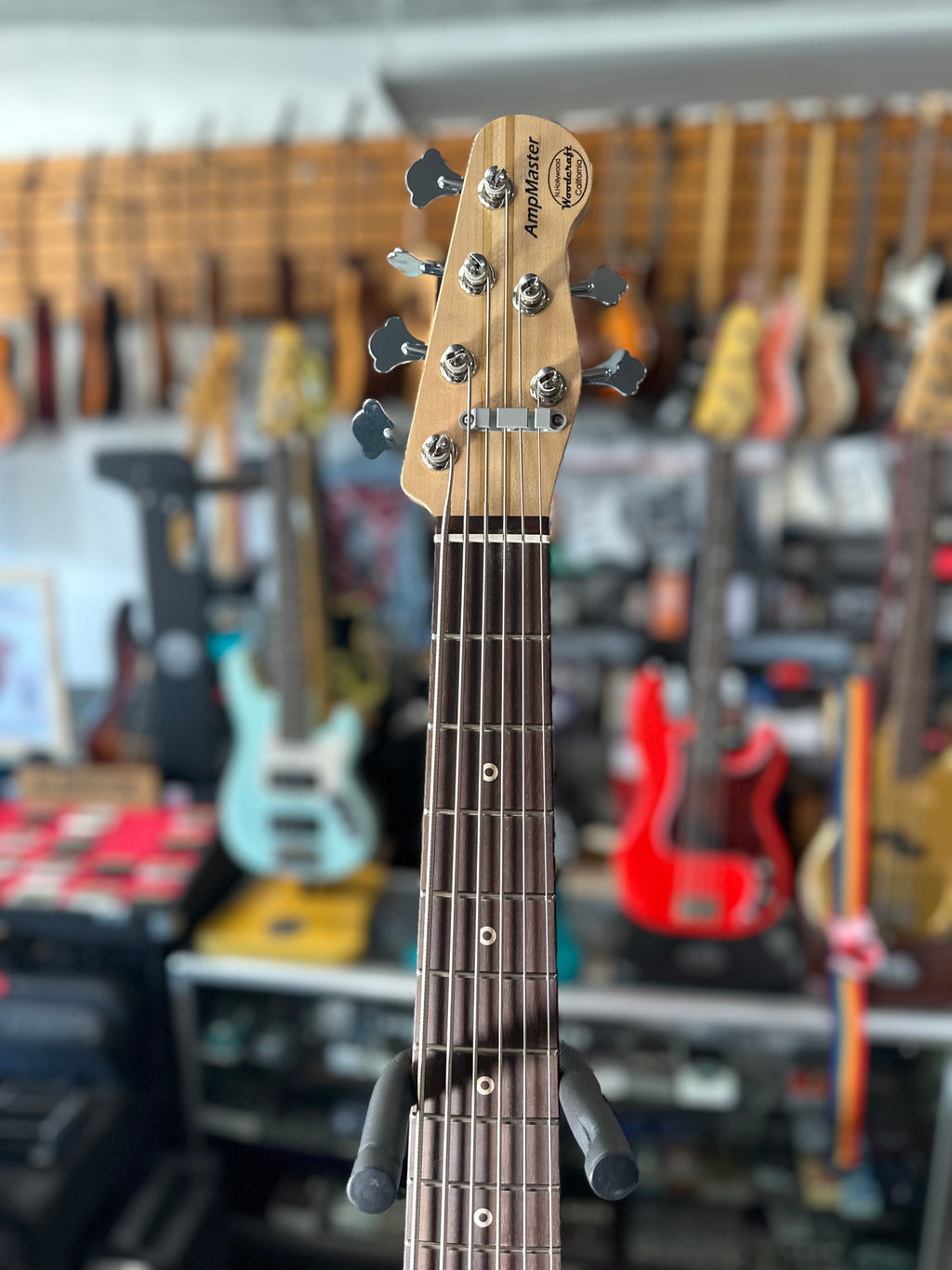 Ampmaster 6 String Dual Pickup Short scale 30" Electric Bass Guitar Sienna Burst