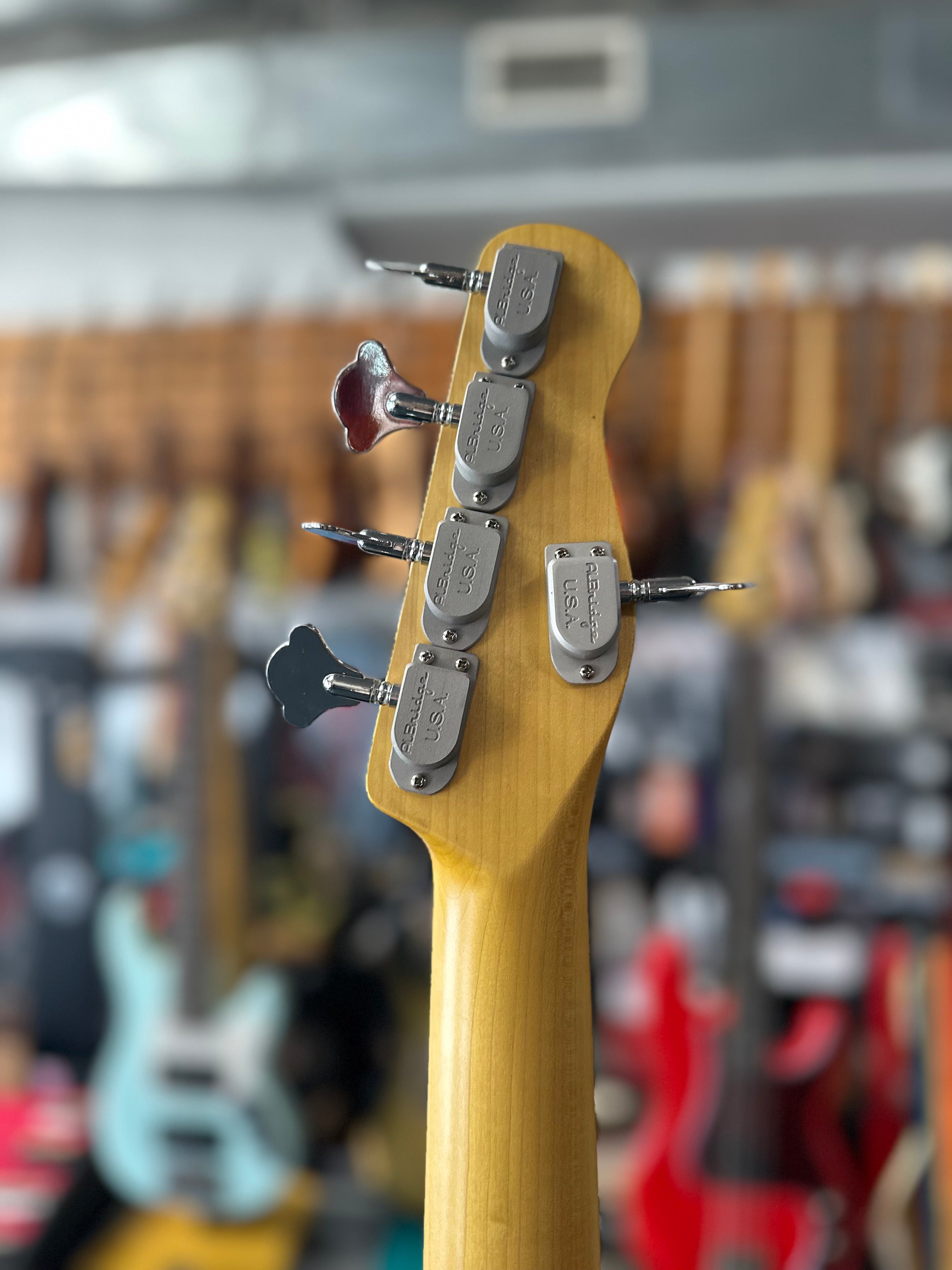 AmpMaster 5 Bass short scale 30" LEFT - Vintage White