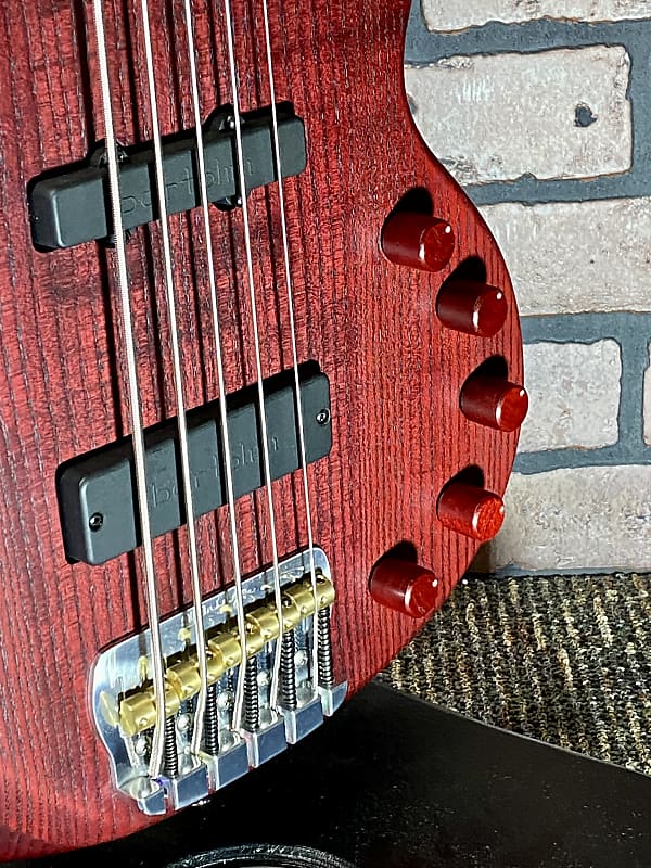 Form Factor Audio Wombat BSS 5 Burgundy Satin bass 35" scale