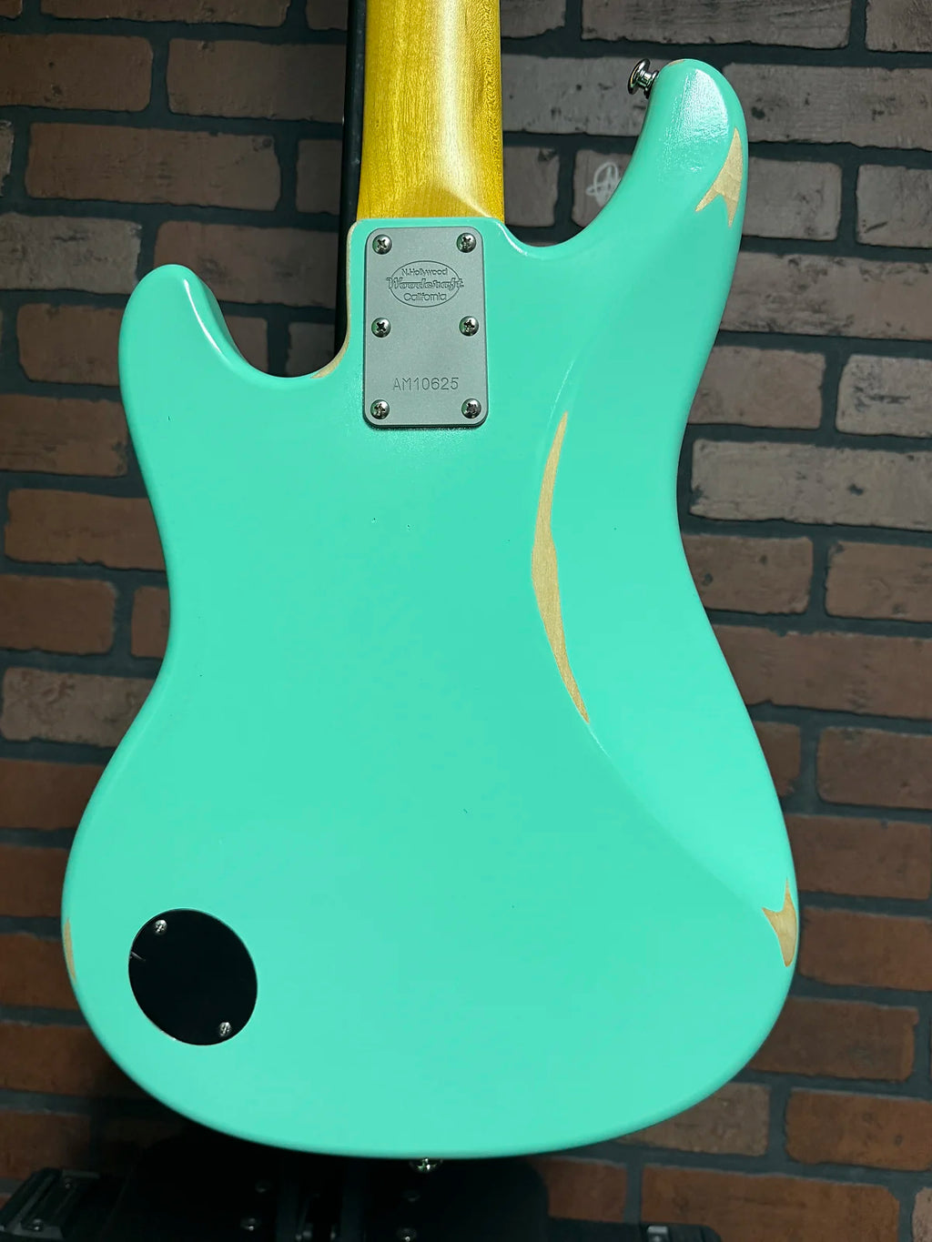 Woodcraft electric guitars AmpMaster 5 Bass short scale 30" Relic Sea Foam Green