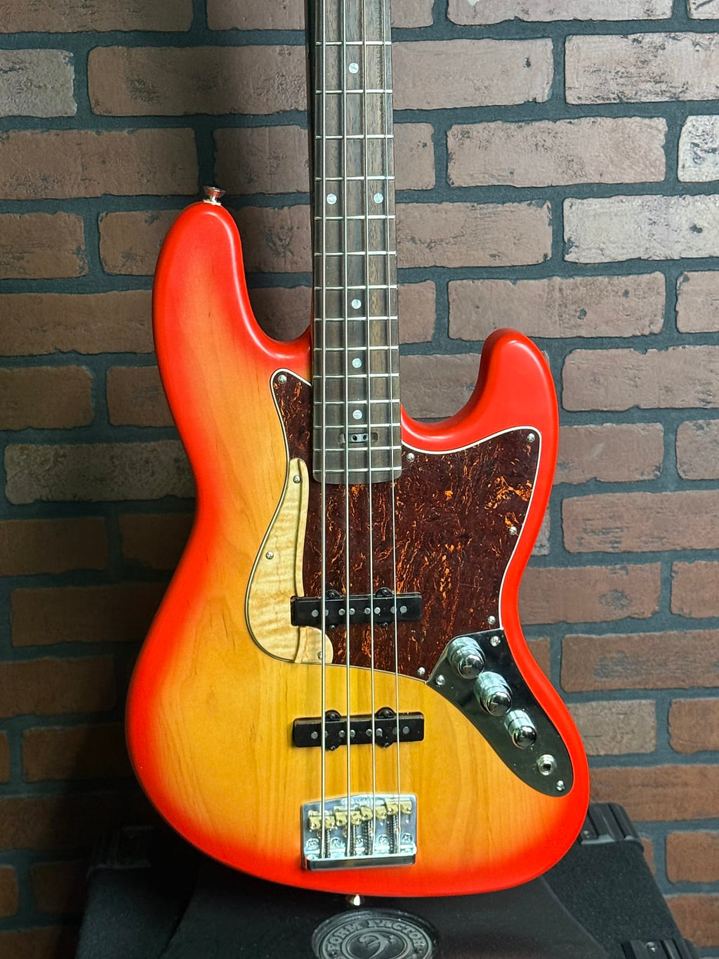 Woodcraft Electric Guitars WoodShed Signature Series Jazz Bass 4 21 frets