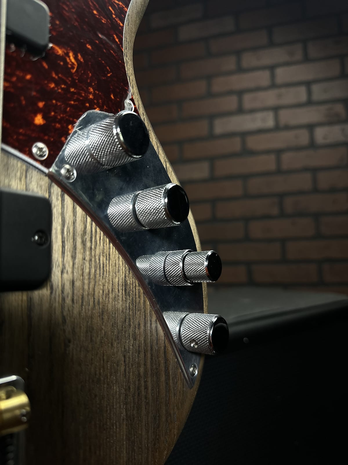 Form Factor Audio Wombat JS5 Short Scale (30”) Electric Bass Guitar Barnwood, 100% Brushed Satin