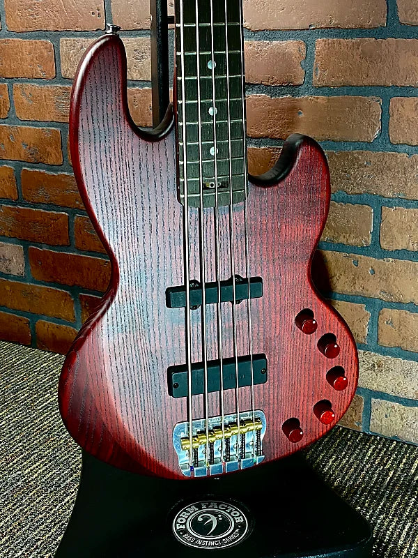 Form Factor Audio Wombat BSS 5 Burgundy Satin bass 35" scale