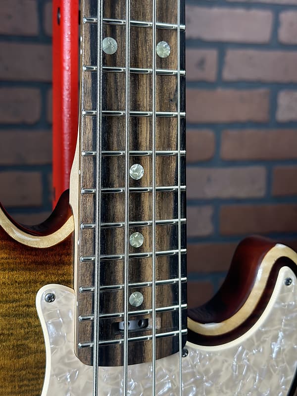 Form Factor Audio Wombat 4 short scale 30" Flame maple Ratio tuners