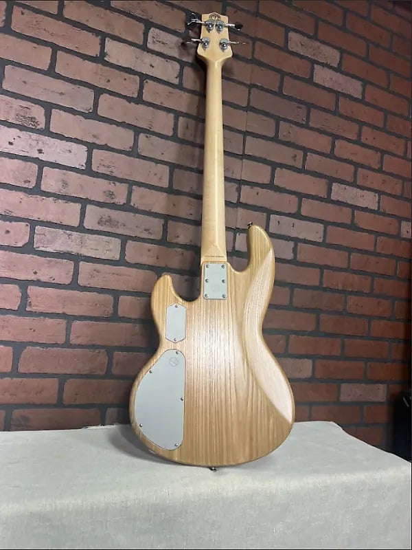 Form Factor Audio Wombat 4 Dark Grey Burst 34" scale