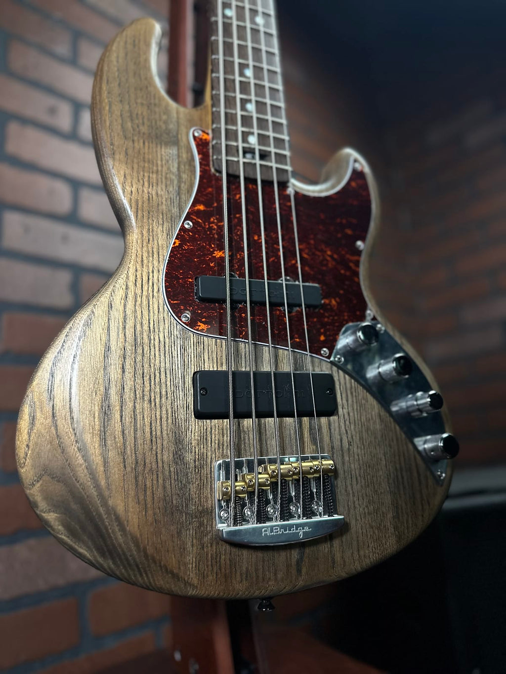 Form Factor Audio Wombat JS5 Short Scale (30”) Electric Bass Guitar Barnwood, 100% Brushed Satin