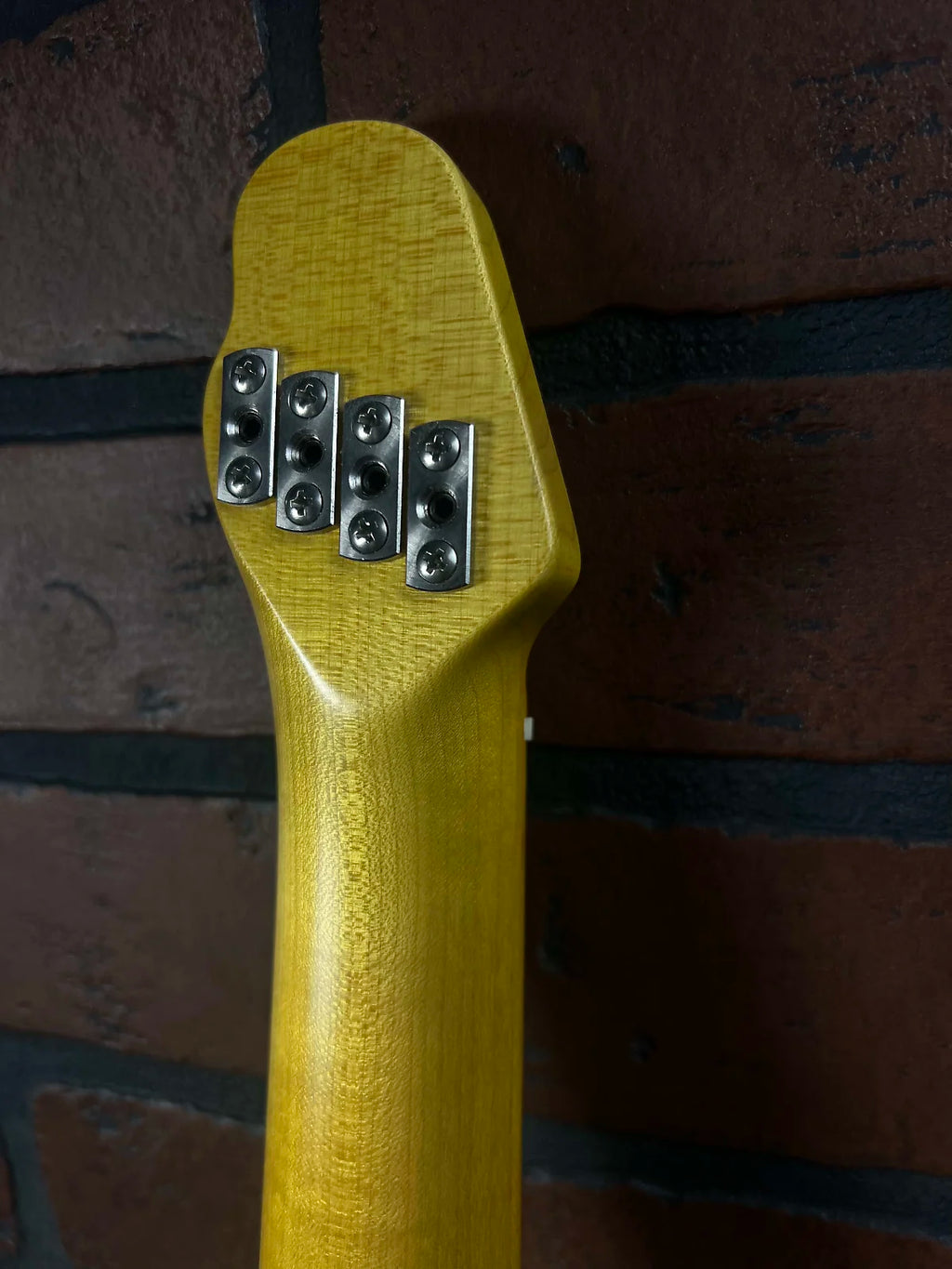 Headless Woodcraft electric guitars AmpMaster 4 Bass Short Scale 30"