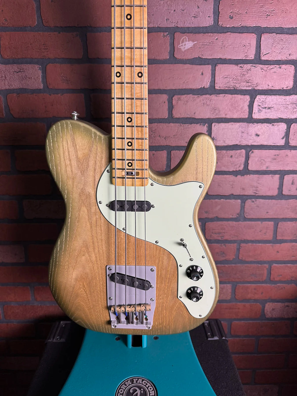 Woodcraft T. Master Telecaster Style Short-Scale Bass - Green Golden Ash