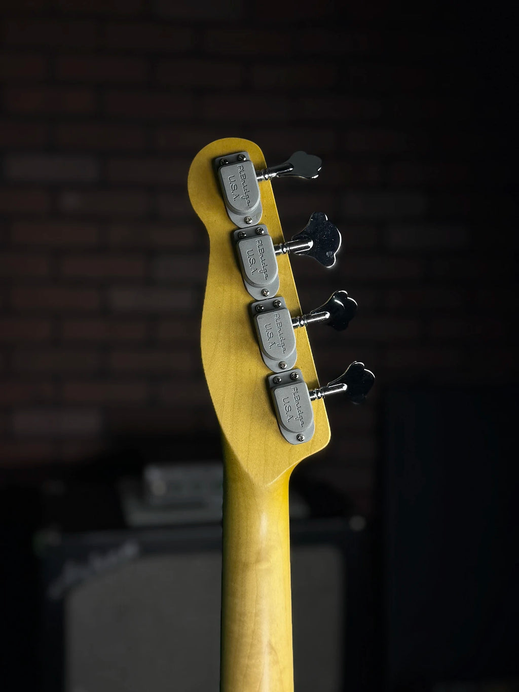 AmpMaster 4 Bass short scale 30" 2 Tone Burst