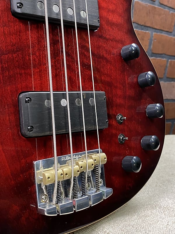 Form Factor Audio Wombat 4 Dark Red Burst 34" scale Flame maple Ratio tuners