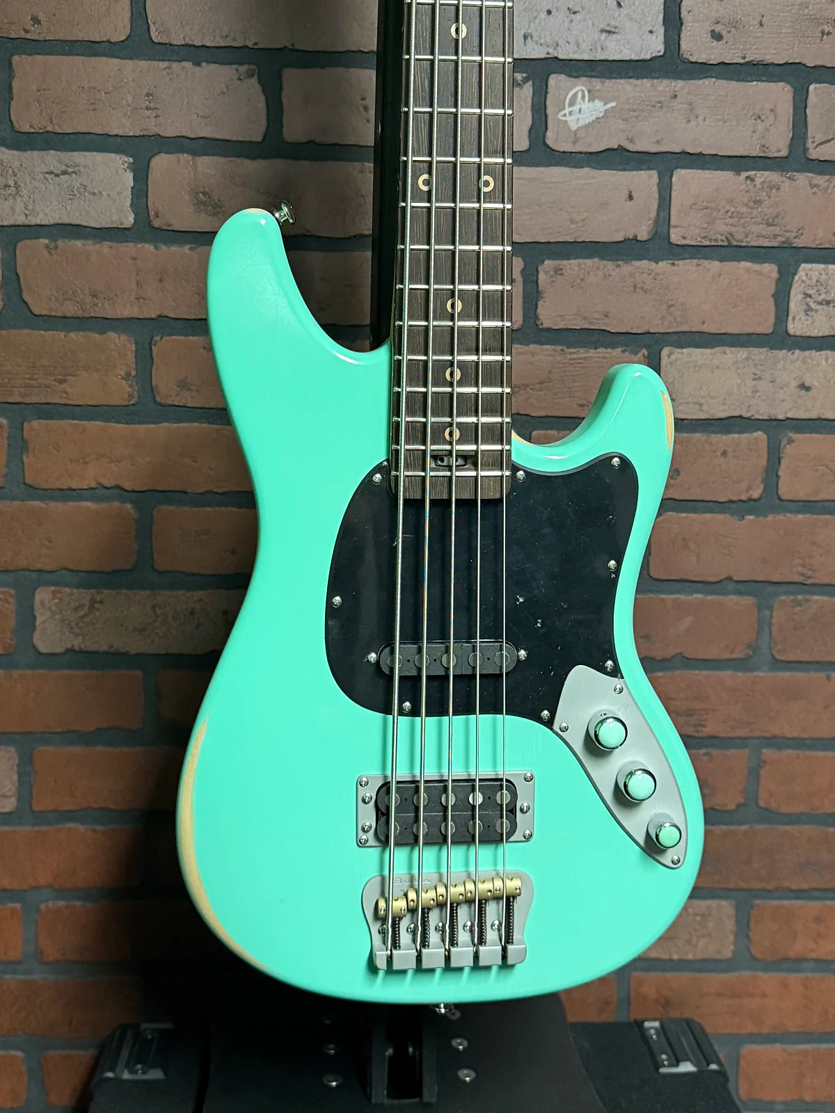 Woodcraft electric guitars AmpMaster 5 Bass short scale 30" Relic Sea Foam Green