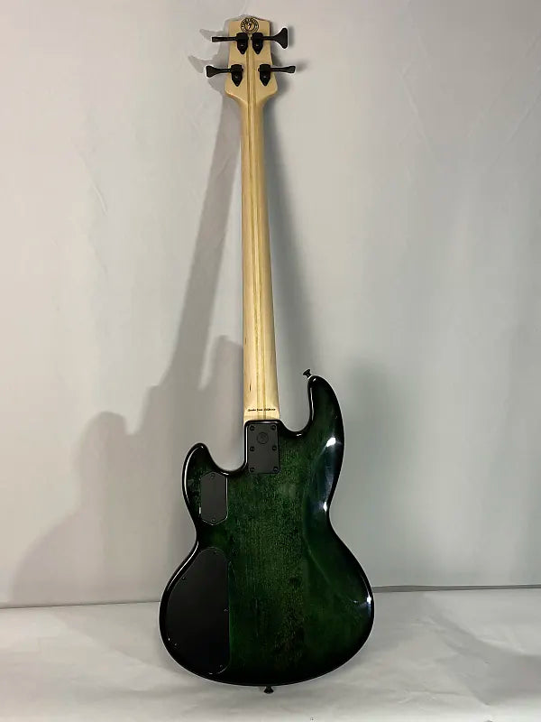 Fretless bass Form Factor Audio Wombat 4 Emerald Burst 34" scale