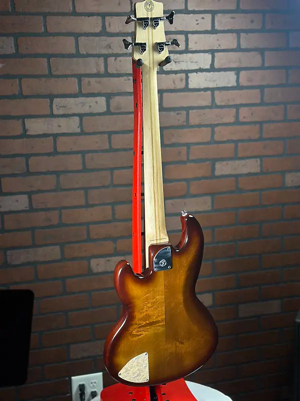 Form Factor Audio Wombat 4 short scale 30" Flame maple Ratio tuners