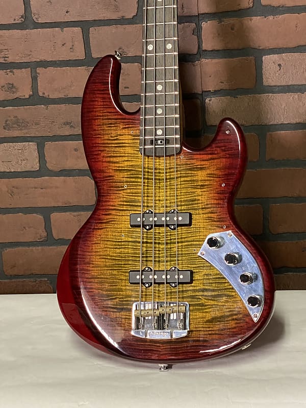 Short scale bass Wombat JB-4 Form Factor Audio 30" - Flame Maple