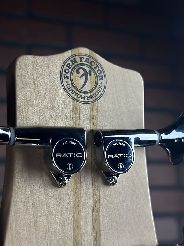 Form Factor Audio Wombat 4 short scale 30" Flame maple Ratio tuners