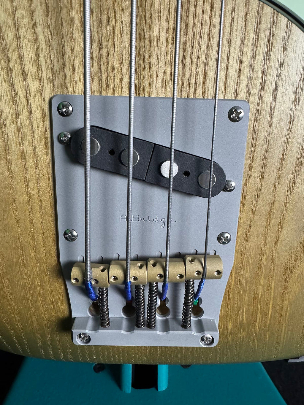 Woodcraft T. Master Telecaster Style Short-Scale Bass - Green Golden Ash