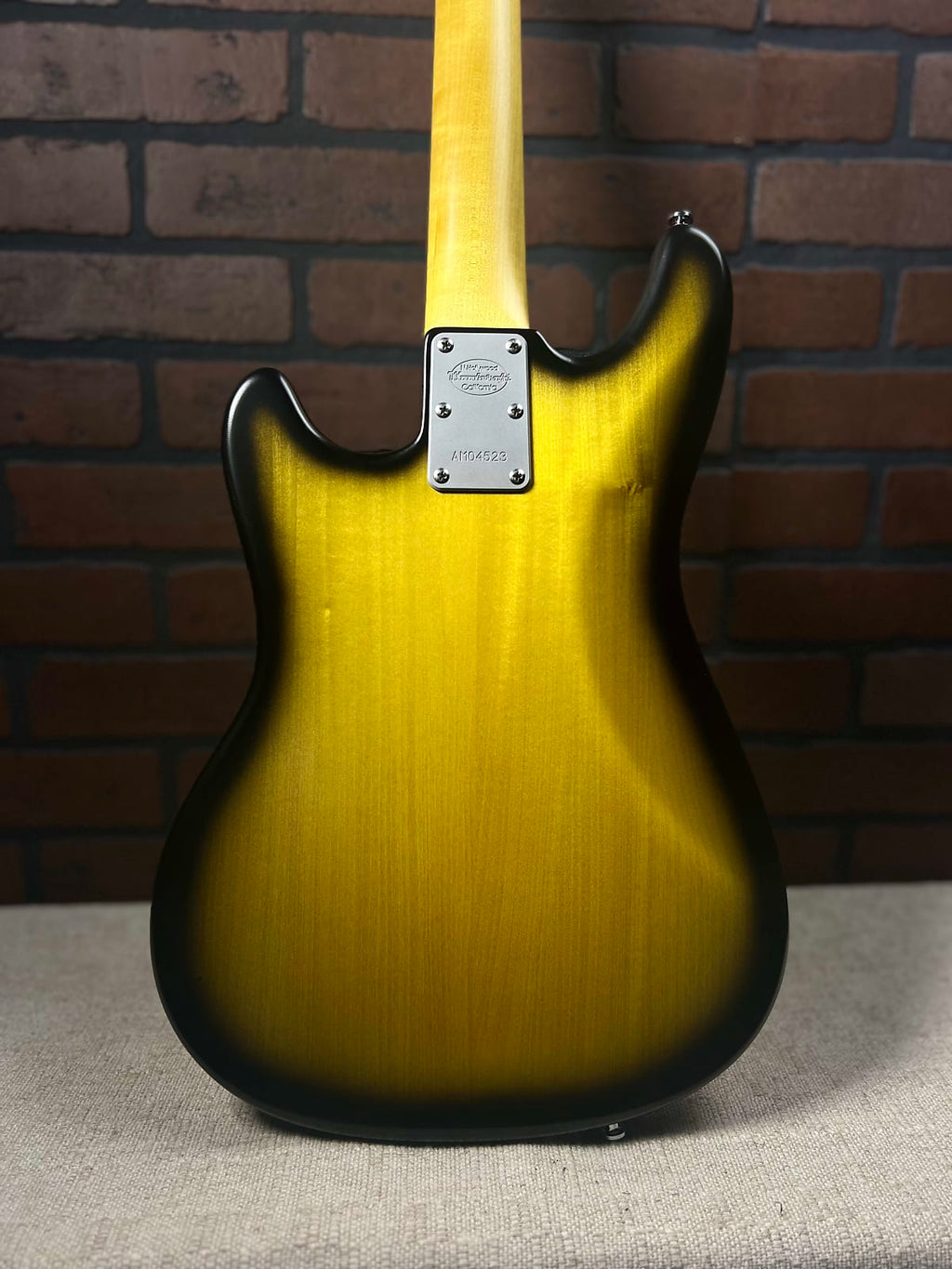 Headless Woodcraft electric guitars AmpMaster 4 Bass Short Scale 30"