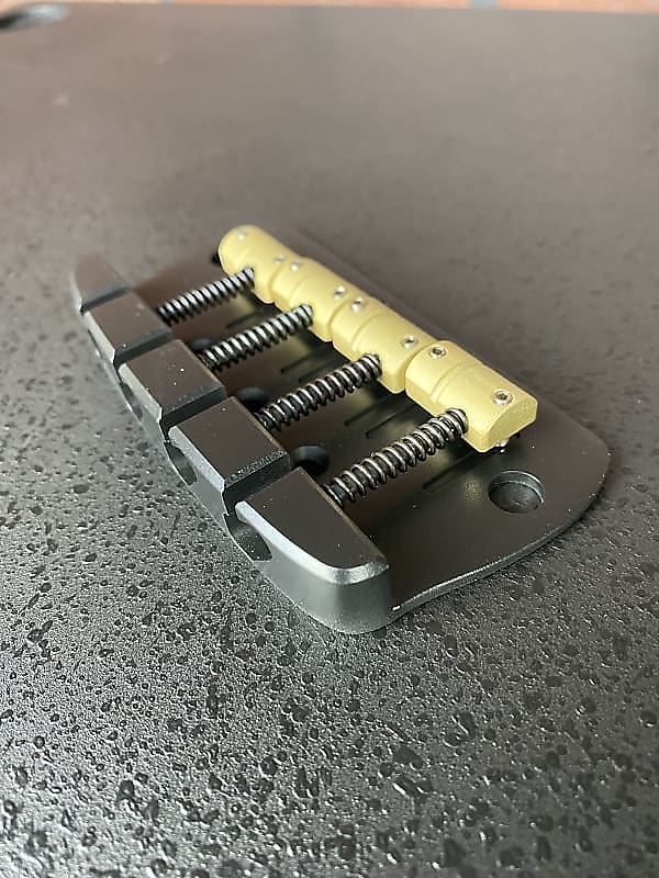 Music Man USA Replacement AlBridge Parts MMUS419B 4-String Bridge Black