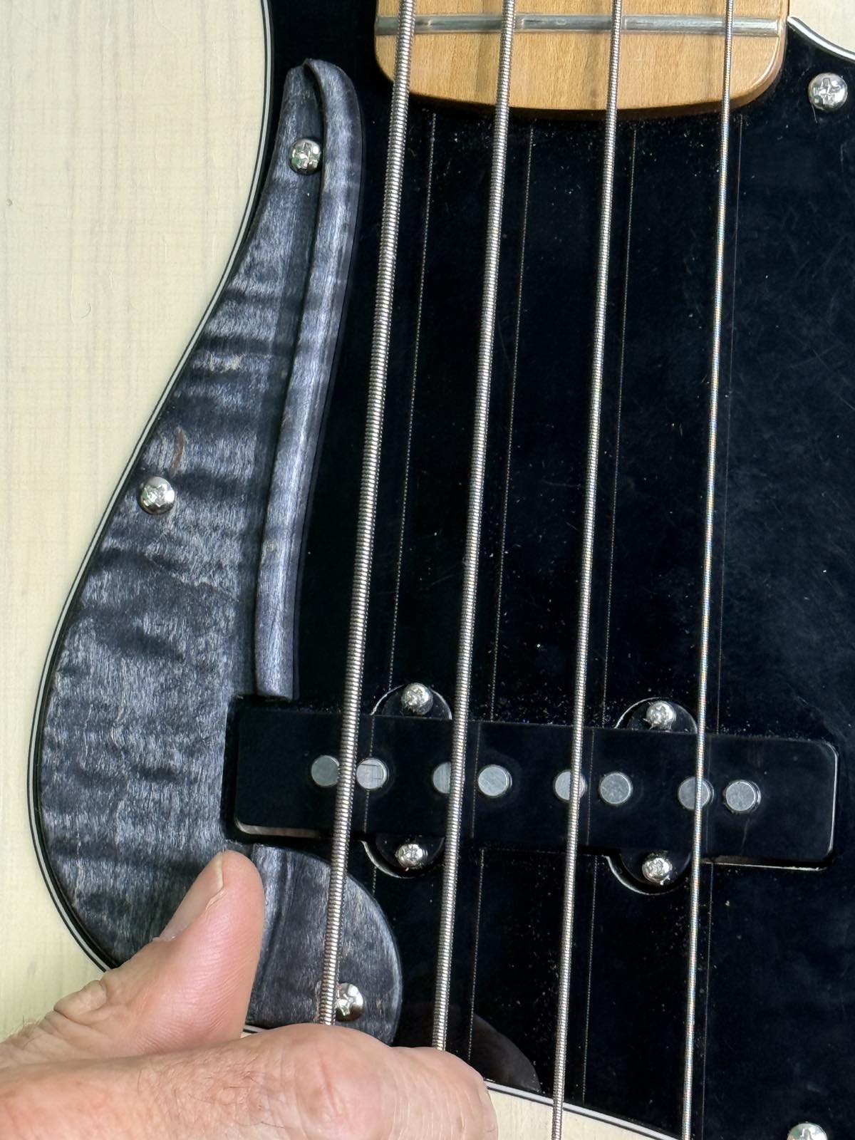 Custom Thumb Rest ramp for jazz bass , Flame Maple wood