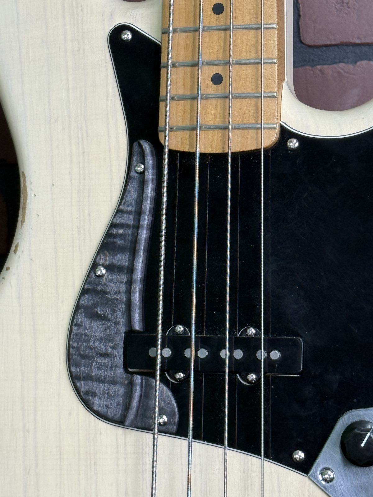 Custom Thumb Rest ramp for jazz bass , Flame Maple wood