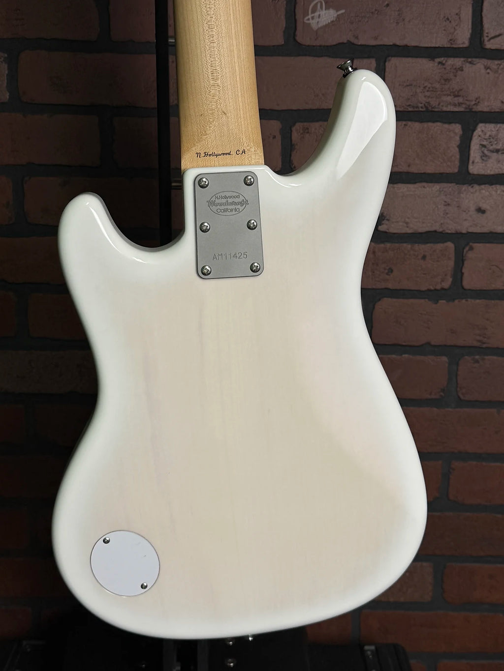 Woodcraft electric guitars AmpMaster 5 Bass short scale 30" Frost Milk Flame Maple