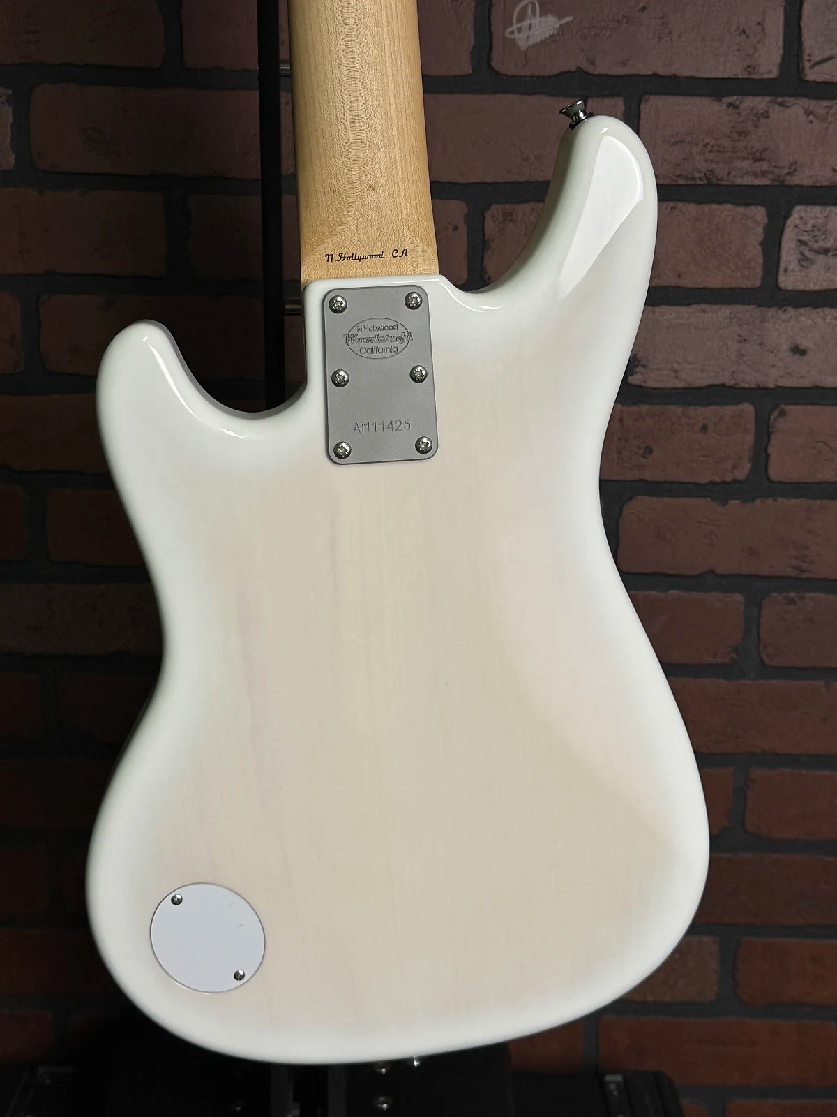 Woodcraft electric guitars AmpMaster 5 Bass short scale 30" Frost Milk Flame Maple