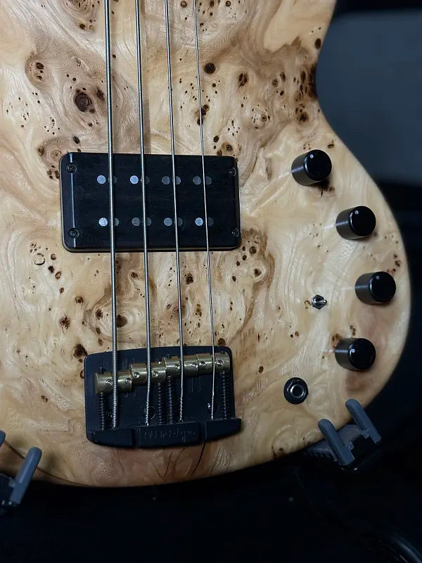Form Factor Audio Wombat 4 String 34" Scale Fretless Bass Natural Burl Maple