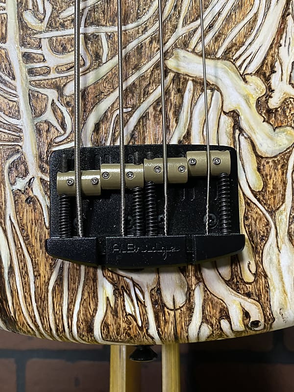 Short Scale bass Form Factor Audio Wombat Pyrographic 4-String Terminator Bass