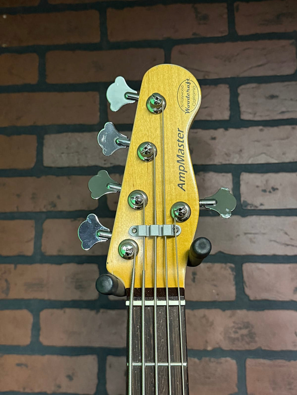Woodcraft electric guitars AmpMaster 5 Bass short scale 30" Relic Sea Foam Green